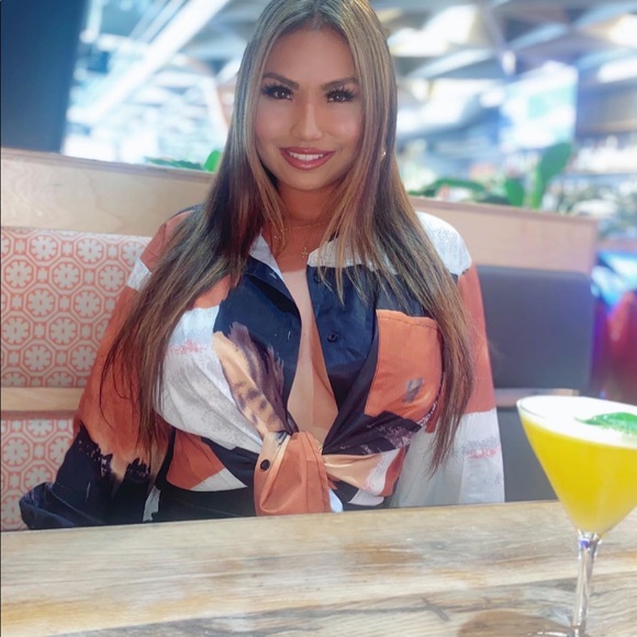 Button down - Picture 3 of 3